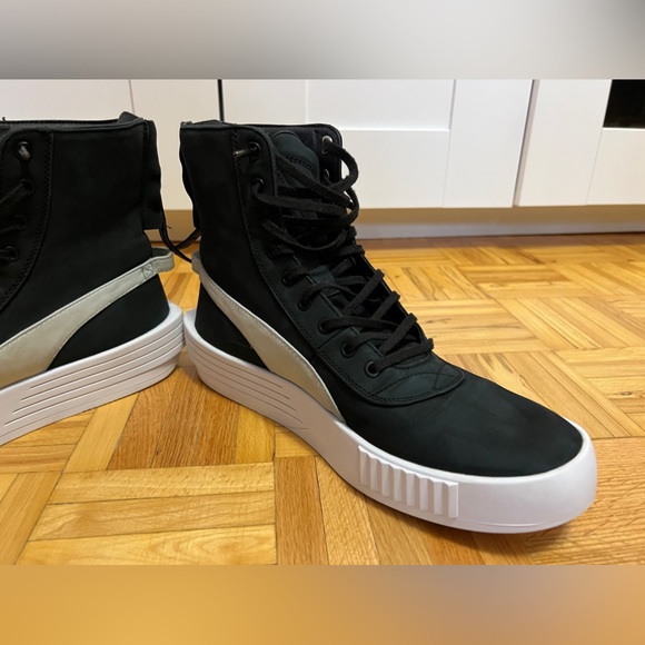 Puma x XO The Weeknd Parallel Sneakers - Picture 3 of 11